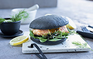 Black Burger con salmone