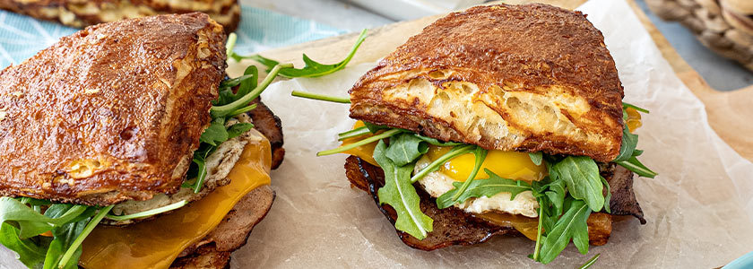 Panino „Laugen“ con prosciutto e formaggio