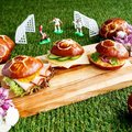 FF-Laugenfussballbrötchen - 1